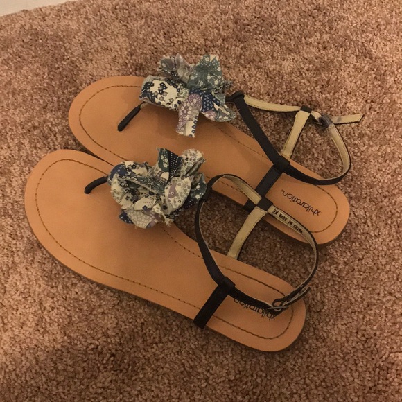 Xhilarition strappy blue sandals - Picture 2 of 3